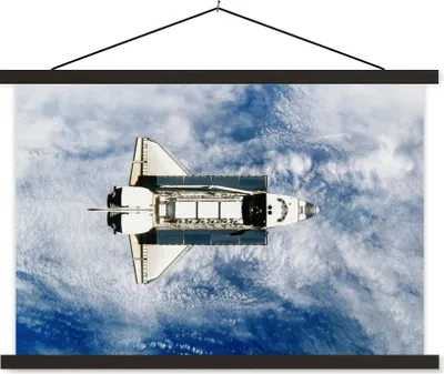 Produktbild von MuchoWow® Textilposter Space Shuttle fliegt hoch ins Universum 150x100 cm mit schwarzem Rahmen - Schlafzimmer
