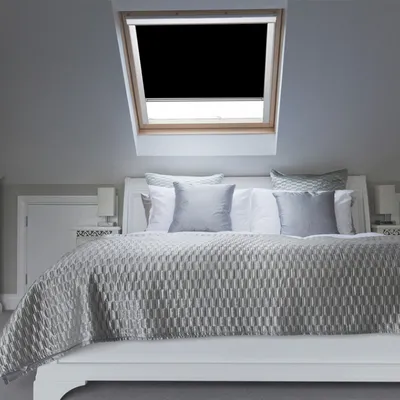 Produktbild von Riossad Verdunkelungsrollo M06 fuer Velux Dachfenster, Hochqualitative Wertarbeit Stoff, Schwarz 61.3*94cm, Thermo-Rollo