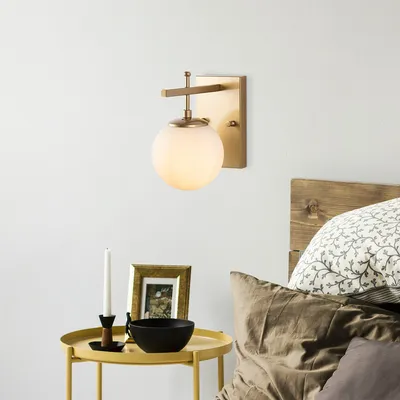Produktbild von Opviq, Elegante Wandleuchte aus Metall, Gold, 15 x 20 x 15 cm | Glasabdeckung, Durchmesser: 15 cm | E14 Fassung, max. 40 W | Ideal für Hotel- und Wohnräume, IP20.