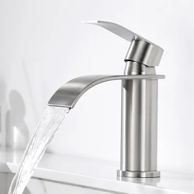 Produktbild von Wasserfall Waschtischarmatur, 304 Edelstahl Gebürstet, Bleifrei Kalt Warm, Cecipa, Badarmatur Mischbatterie, Wasserhahn Bad, Waschbeckenarmatur Silber