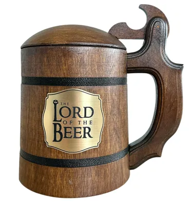 Produktbild von Holzkrug mit Deckel „Lord of the Beer“ – Krug im Stil von Der Herr der Ringe | Geschenk für Fantasy-Fans