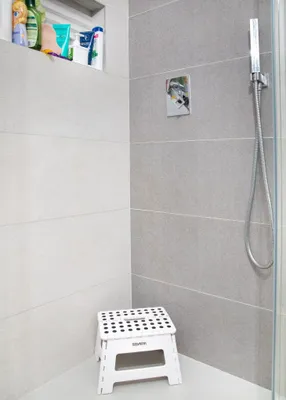 Productafbeelding van Opstapkruk, inklapbaar, 22 cm, met antislipnoppen, belastbaar tot 150 kg, voor gebruik in huis
