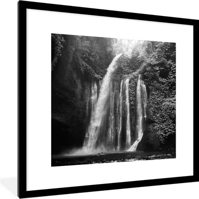 Produktbild von MuchoWow® MuchoWow® Gerahmtes Poster Indonesien - Wasserfall - Schwarz - Weiß 40x40 cm - Poster mit zchwarzem Bilderrahmen - Poster - Plakat im Rahmen