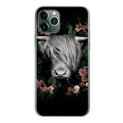 Produktbild von MuchoWow® Handyhülle Schutzhülle Hülle für iPhone 11 Pro Schottischer Highlander - Blumen - Rosa Silikon Softcase Handy Hülle - Handy