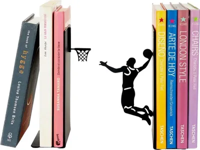 Zdjęcie produktu dla Balvi Bookend Slam Dunk - Black Metal - 18,5x10,5x14,5 cm - Do podparcia regału z polotem i stylem, wykonany ręcznie z wysokiej jakości materiałów.