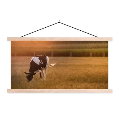 Produktbild von MuchoWow® Textilposter Kuh - Sonne - Tiere 60x30 cm mit holzfarbenen Rahmen - Dekoration