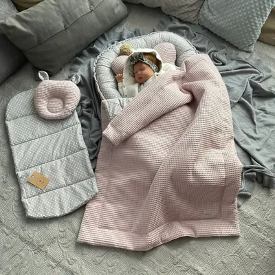 Produktbild von Waffelpique ROSA/ Mini PUNKTE Grau Babynestchen Unterlage 5 Tlg SET Babynest Wicleklunterlage Reisebett Babydecke Babyausstattung 2 Seitig Geschenk