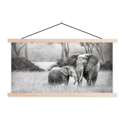 Produktbild von MuchoWow® Textilposter Elefant - Tiere - Natur - Schwarz und weiß 120x60 cm mit holzfarbenen Rahmen - Klemmleiste