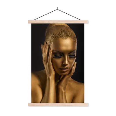 Produktbild von MuchoWow® Textilposter Gold - Frau - Schwarz und Gold 40x60 cm mit holzfarbenen Rahmen - Poster