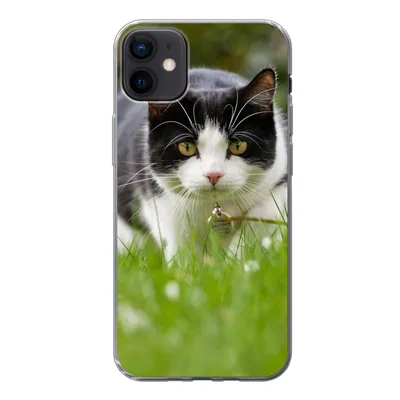 Produktbild von MuchoWow® Handyhülle Schutzhülle Hülle für iPhone 12 mini Katze - Gras - Schwarz - Weiß - Mädchen - Kinder - Jungen - Kinder Silikon Softcase Handy Hülle - Bild