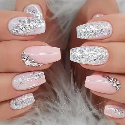 Produktbild von 24 Nägel Aufkleben Sarg Mittel Weiß Rosa French Tip Press on Nails Strass Frauen