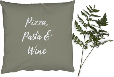 Produktbild von MuchoWow® Zierkissen Sofakissen Wohnzimmer Dekokissen 50x50 cm Sprichwörter - Pizza, Pasta & Wein - Zitate - Essen - Trinken - Komfort - Sofakissen