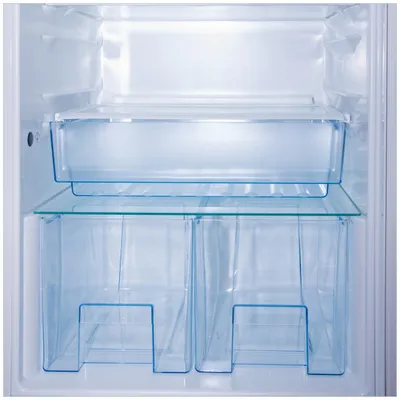 Produktbild von Wallario Premium Glasbild, freischwebende Optik, kräftige Farben, Größe 50 x 50 cm Motiv Leerer Kühlschrank - offene Leere ohne Inhalt