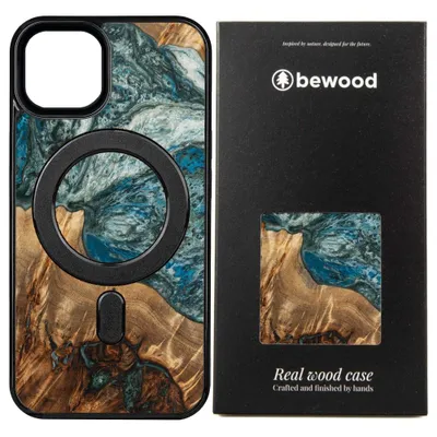 Produktbild von Bewood Einzigartige Hülle für iPhone 12 / 12 Pro - Planeten - Erde mit MagSafe
