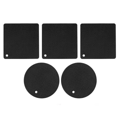 Image de Lot de 5 maniques en silicone alvéolées – 2 rondes et 3 carrées multifonctionnelles pour plats chauds et tables, noir