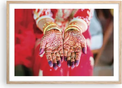 Produktbild von Gerahmtes Poster - Rahmen in heller Eiche - Hände orientalisch Muster - 70x50 cm - Wand Bild - Wanddeko - Wandbilder - Kunstposter - Wandposter - Bilderrahmen - Bilder - Kunstdruck - P2NAA70x50-4848