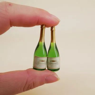 Produktbild von 2Pcs Mini Simulate Champagnerflaschen für 1:12 Puppenhaus