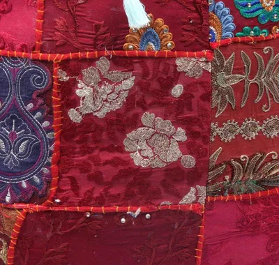 Immagine prodotto di Copertura per pouf in stile ottomano, realizzata in 100% cotone con ricami vintage e patchwork, ideale per cuscini da pavimento, cuscini, pouf e sedie in stile bohémien