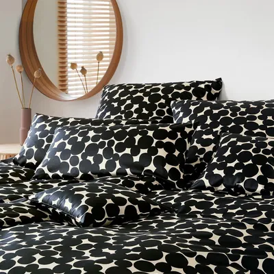 Produktbild von elegante Mako-Satin-Bettwäsche-Garnitur Pebbles Farbe Schwarz Größe 155x220+80x80