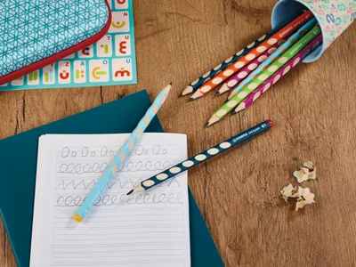 Produktbild von STABILO EASYgraph S, HB, Farbe Petrol, Dreieckig, Schule, 2,2 mm, 46 mm