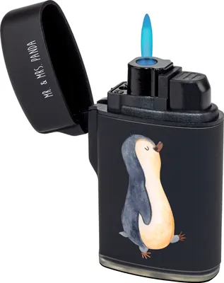 Produktbild von Mr. & Mrs. Panda Feuerzeug Pinguin marschieren - Schwarz - Geschenk, Schwester, Feuerzeuge, sturmfeuerzeug, Familie, Bruder, Zufrieden, anzünder, sturmfeuerzeuge