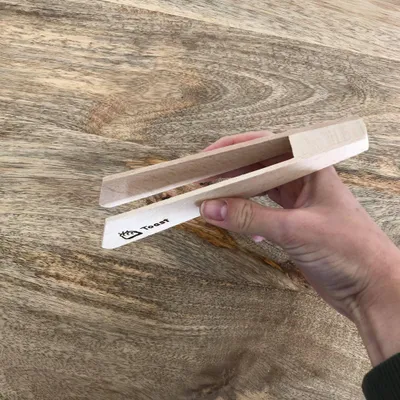 Image de Pince à toast en hêtre