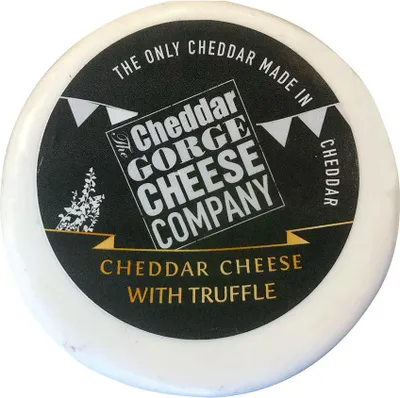 Produktbild von Cheddar Gorge Cheese Company Hartkäse mit Sommertrüffel, im Stück