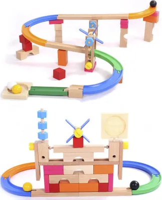 Image de Piste de billes de construction en bois avec obstacles