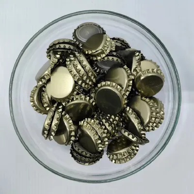 Produktbild von 100 x Kronkorken 26mm - Kronenkorken mit Kunststoffeinlage - Bierkapsel für Bierflaschen Limonadeflaschenr GOLD
