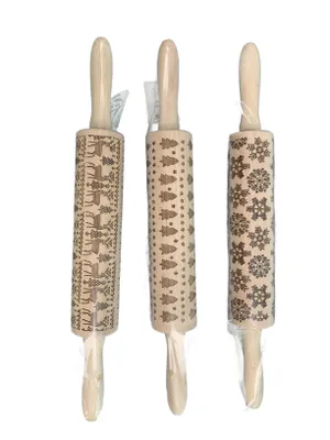Produktbild von Set mit 3 Nudelhölzer mit Weihnachtsgravur von KitchenCraft