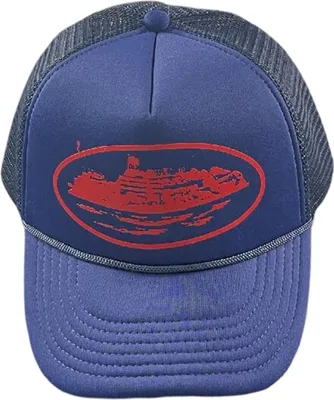 Obrázek produktu pro V létě jsou pro muže i ženy k dispozici kšiltovky typu trucker a ležérní baseballové čepice s potiskem.