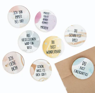 Produktbild von 8 kleine Glücksbringer - Motivation Geschenke Glückstaler aus Holz 4 cm