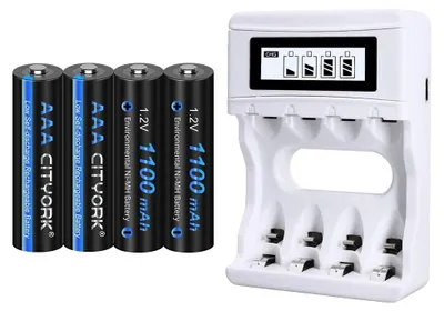 Image de Piles rechargeables de type NiMH, capacité de 1 100 mAh, 4 piles AAA et 1 chargeur