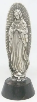 Madonna von Guadalupe, versilbert, auf Holzsockel, 7 cm