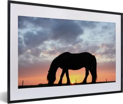 Produktbild von MuchoWow® Gerahmtes Poster Pferde - Sonne - Wiese 60x40 cm - Poster mit Schwarzem Bilderrahmen Wandposter Rahmen Foto Bilder - Schlafzimmer - Plakat in Rahmen - Drucken