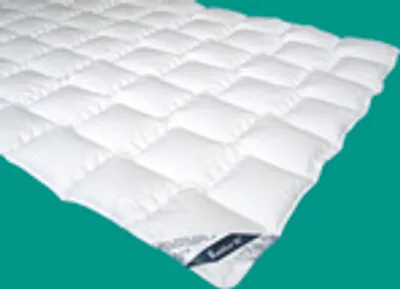 Produktbild von Kochfeste Bettdecke 135x200 Hotelbett Duo Winter Steppbett waschbar 95 C°
