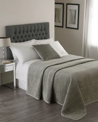 Immagine prodotto di Riva Home Appleby Copriletto RV206 (240 x 250 cm) (Argento)