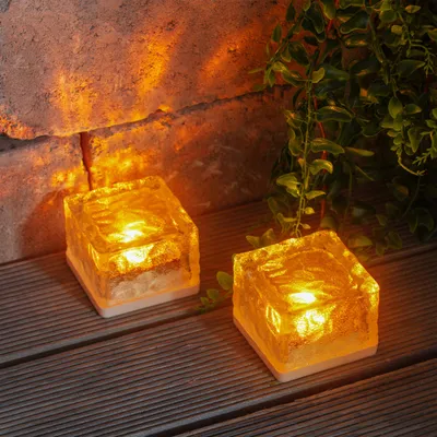 Produktbild von esotec 2er Set Solar-Leuchtsteine, bernsteinfarbenes Licht, Gehwegleuchte 103313