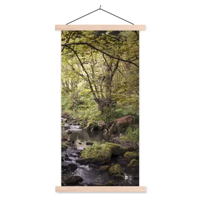 Produktbild von MuchoWow® Textilposter Hirsch - Baum - Wald 60x120 cm mit holzfarbenen Rahmen - Holz