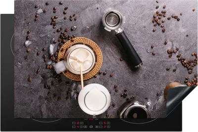 Produktbild von KitchenYeah© Herdabdeckplatte Milch - Kaffeebohnen - Küche - Kaffeefilter , 80x52cm, Küche Deko, Glaskeramikkochfeld Herdabdeckung, Abdeckplatte fùr Kochfeld
