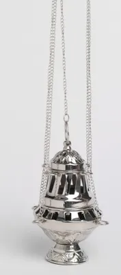 Produktbild von Weihrauchfass mit Kette zum Hängen aus Messing vernickelt Silber Santiago Serie Höhe 16 cm mit Innenschale aus Stahl für die Räucherkohle