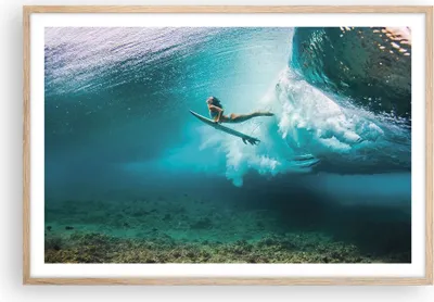 Produktbild von Gerahmtes Poster - Rahmen in heller Eiche - Surfen Unterwasser Frau - 91,5x61 cm - Wand Bild - Wanddeko - Wandbilder - Kunstposter - Wandposter - Bilderrahmen - Bilder - Kunstdruck - P2NAA91x61-4898