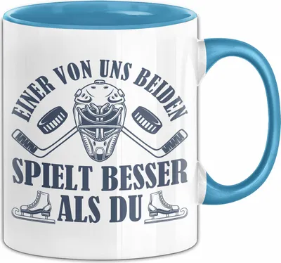 Produktbild von Eishockey Tasse Geschenk Spruch Für Klavier-Spieler Einer Von Uns Beiden Spielt Besser Als Du Becher (Blau)