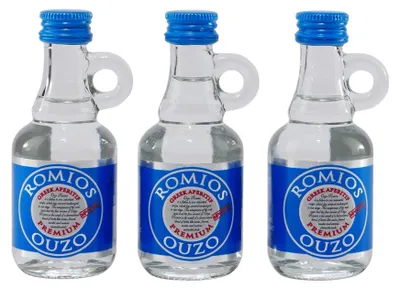 Produktbild von Cavino Romios Ouzo (3 x 0,04L)