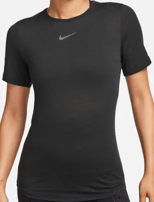 Produktbild von Nike Rundhals T-Shirt für Damen