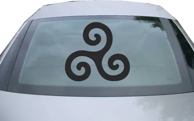 Produktbild von Indigos UG - Aufkleber Heckscheibe & Motorklappe DE2229 - schwarz - 600x549 mm - Triskele - Auto Scheiben Fenster Heckklappe Tuning Racing JDM - Die cut