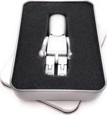 Obrázok produktu pre Onwomania figúrka bábiky strieborná USB kľúč v hliníkovej darčekovej krabičke 16 GB USB 2.0