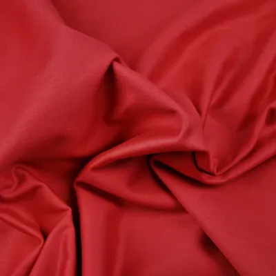 Produktbild von Premium Baumwollsatin Stoff rot, langlebig, knitterarm und hautfreundlich für Allergiker
