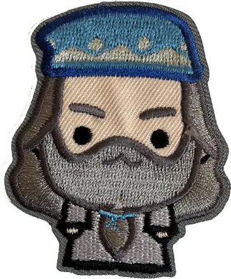 Obrázek produktu pro Mono-Quick Harry Potter © Hogwarts Albus Dumbledore - záplata, nažehlovací, nažehlovací záplata, nášivka, záplata, k nažehlení, velikost: 5 x 6 cm