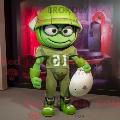 Produktbild von Limettengrüner REDBROKOLY American Football Helm Maskottchen Kostüm Charakter bekleidet mit einer Cargohose und Ohrringen